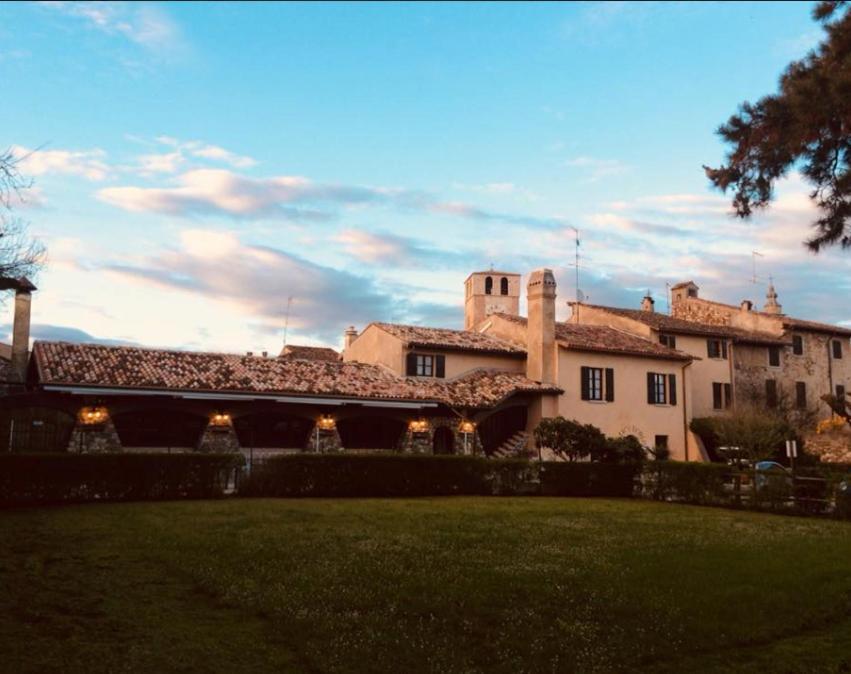 Antico Borgo Acomodação com café da manhã Castellaro  Exterior foto