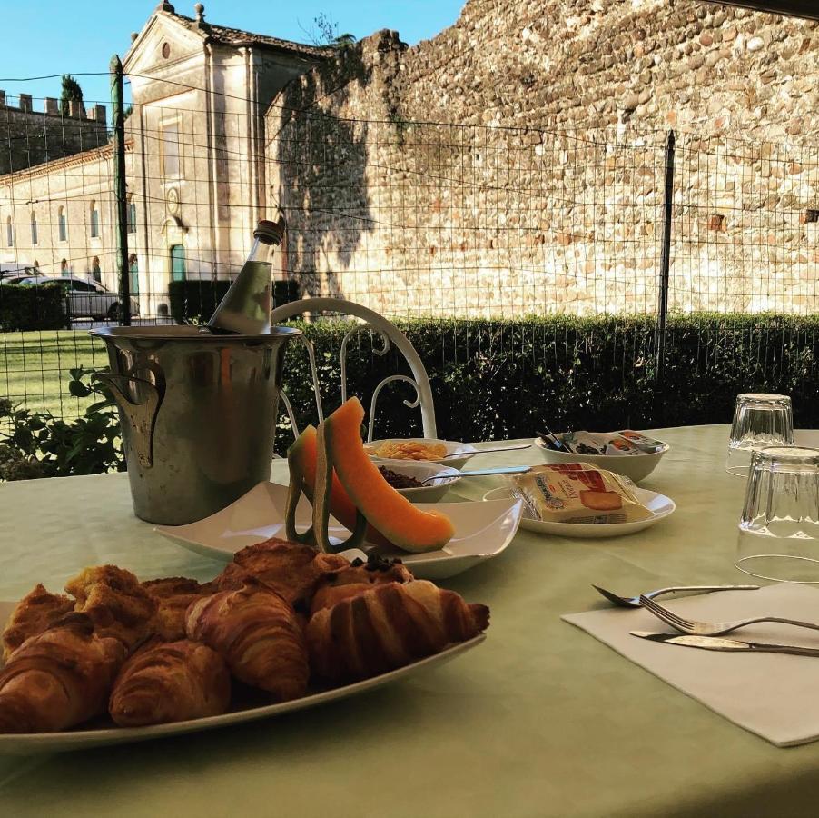 Antico Borgo Acomodação com café da manhã Castellaro  Exterior foto